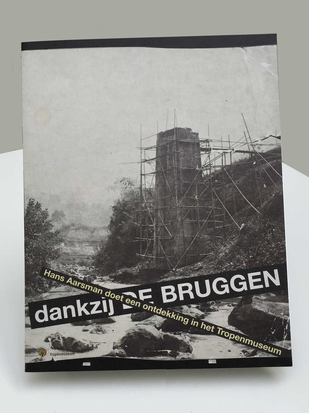 BRUG-TROPENMUSEUM-catalogus-Cover.jpg